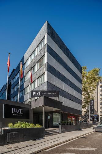 Bejárat, Luze Castellana near Santiago Bernabéu stadion