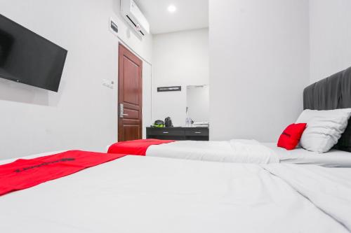Superior Twin Room image 3