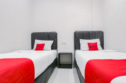 Superior Twin Room image 4