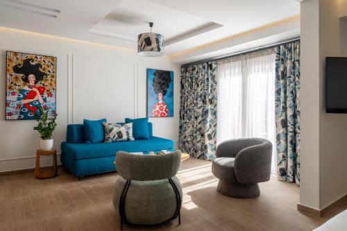 Garment District Suites, Atenas