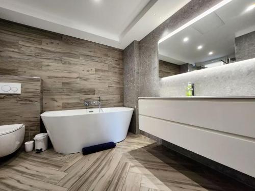Three-Bedroom Apartment image 9