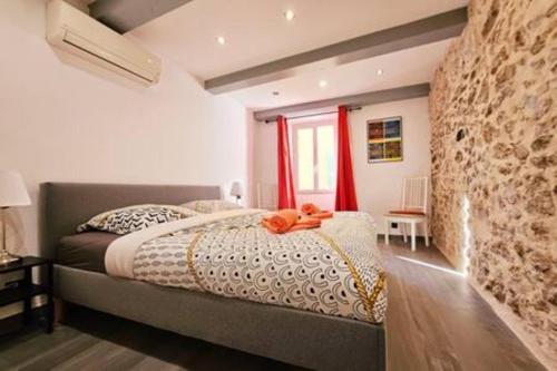 Three-Bedroom House image 8
