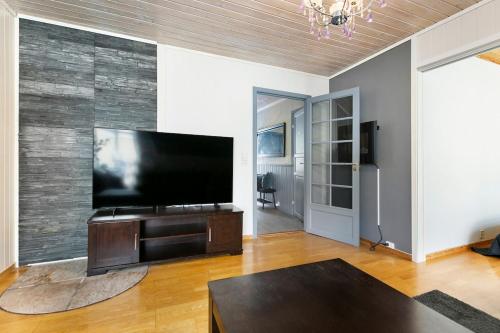 City apartment with 4 bedrooms & private terrace, Ålesund