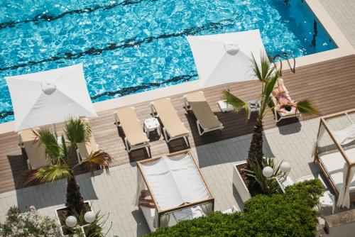 . HR Resort