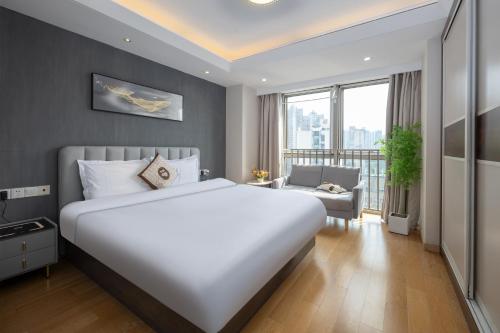 Shanghai Jubelle Boutique Apartment - Subway Lines 8-10-18 - Direct access to the Bund - Free fridge, washing machine, kitchen - Free luggage storage and package collection services, Shanghai (photo 8)
