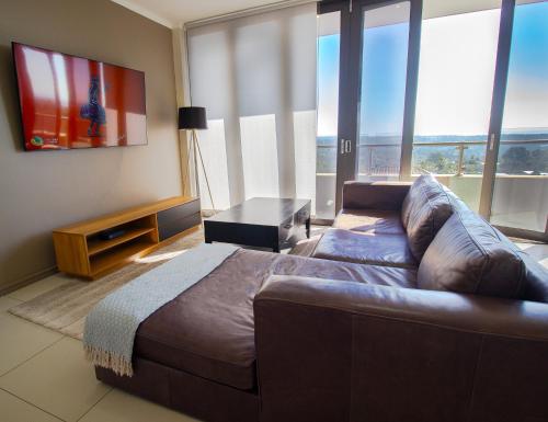 Sandton Smart Apartment Eighteen