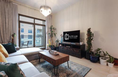 Elite LUX Holiday Homes - Serene 1BR Apartment Near Metro Al Furjan Dubai, Dubai (photo 3)