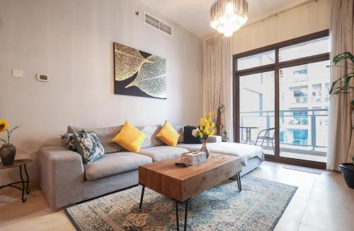 Elite LUX Holiday Homes - Serene 1BR Apartment Near Metro Al Furjan Dubai, Dubai (photo 2)