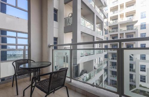 Elite LUX Holiday Homes - Serene 1BR Apartment Near Metro Al Furjan Dubai, Dubai (photo 6)