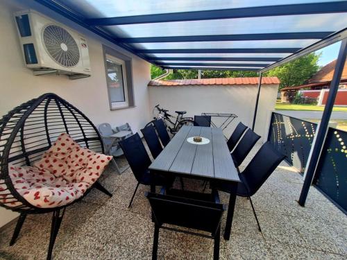 Létesítmények, Cherry House in Catez Ob Savi