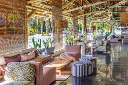 Pub/Lounge, The Ravenala Attitude Hotel in Balaclava