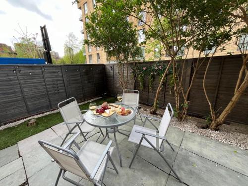 Guest Home in Vauxhall in Lambeth