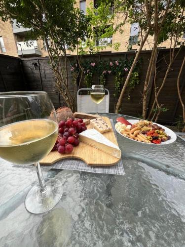 Guest Home in Vauxhall in Lambeth