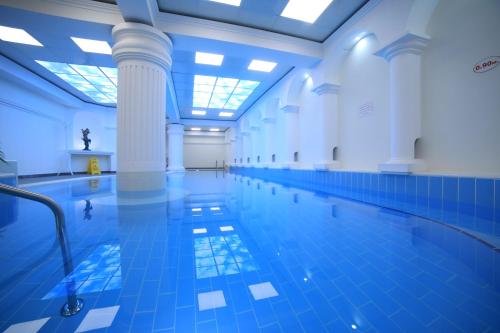 Swimming pool, Хотел Тото Шанс in Velingrad