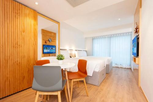 room detail thumbnail 0