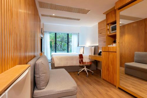 room detail thumbnail 1