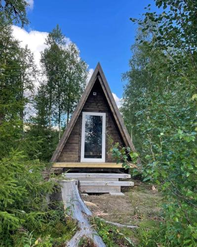 Off-Grid Glamping med Eldstad och Grillplats in Borgafjall