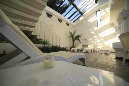 Swimming pool, Хотел Тото Шанс in Velingrad