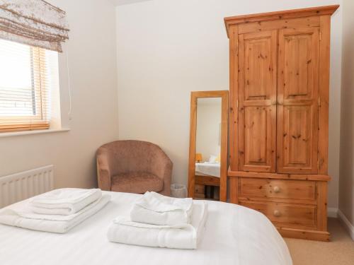 17 Fewster Way - main image