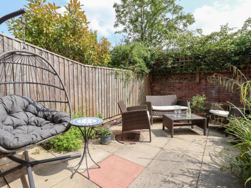 17 Fewster Way - image 13
