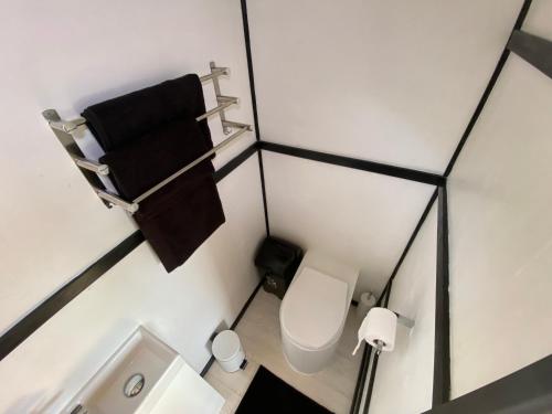 1 Bed Cabin - Sleeps 2 - Pets - Garden - Parking, Ilfracombe (fotografie 7)