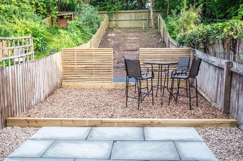 House Sleeps6-Garden-PetsOk-Parking-Long stay disc in 賓翰東