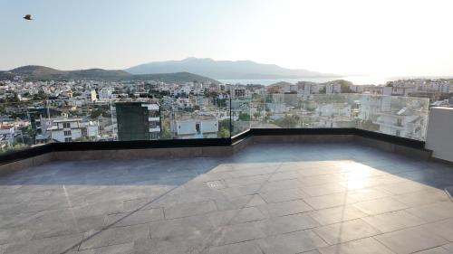 One-Bedroom Apartment image 5
