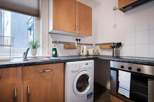 Oxford Street Apartments by Advan 5
