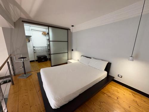 Loft con terrazzo nei vicoli, Janov (fotografie 10)