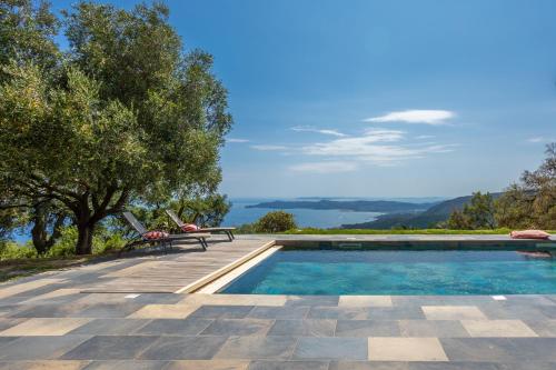 Grande Villa 750 m2 Le Mas des chênes (Grande Villa 750 m2 Le Mas des chenes) in บองเมอ เลส โมซาส