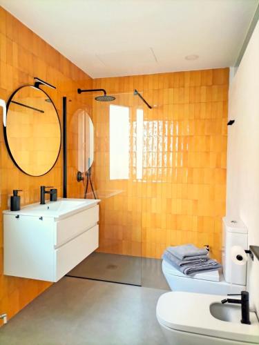 حمام, Almeria Tirso Apartment in Poligono de San Isidro