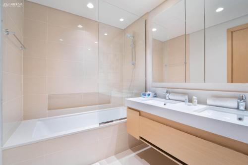 Gardenia Suites Creek Harbour, 2 Bedroom Stylish Apartment with Creek Views, Dubai (photo 6)