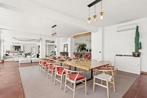 Grande Villa 750 m2 Le Mas des chênes (Grande Villa 750 m2 Le Mas des chenes) in บองเมอ เลส โมซาส