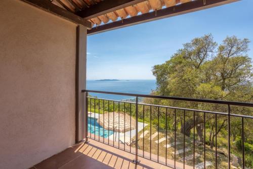 Grande Villa 750 m2 Le Mas des chênes (Grande Villa 750 m2 Le Mas des chenes) in บองเมอ เลส โมซาส