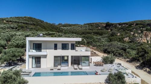 Ataraxia Villa near Monumental Olive Tree of Vouves