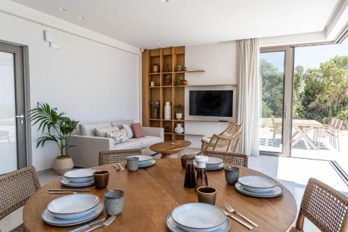 Ataraxia Villa near Monumental Olive Tree of Vouves