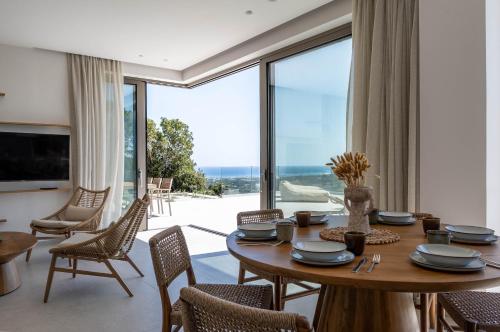 Ataraxia Villa near Monumental Olive Tree of Vouves