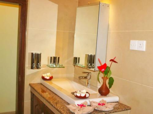 Standard Double Room image 2