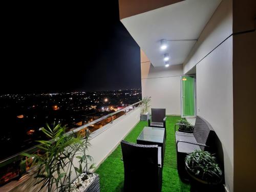 GoldCrest Mall Luxury Apartments with Balcony By SkyAura In DHA Lahore - image 2