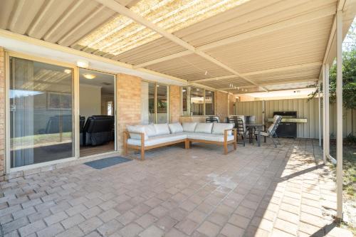 SPACIOUS JANDAKOT HOUSE FOR FAMILY AND BUSINESs in แคนนิง เวล