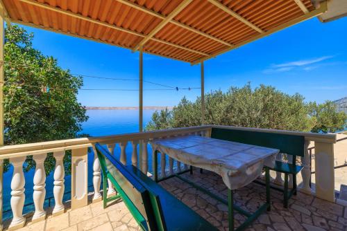 Apartments Dalibor-5m from sea - image 14