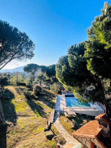 Surrounding environment, Casa Cadalso, Mirador de Gredos, Madrid in Cadalso de los Vidrios