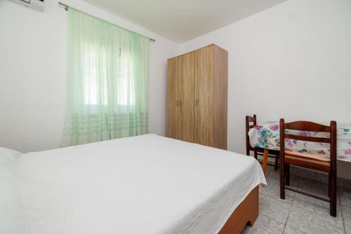 Apartments Irmica - by the sea - main image