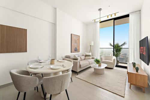 VayK - Stylish Bright 1BR in JVC - image 6