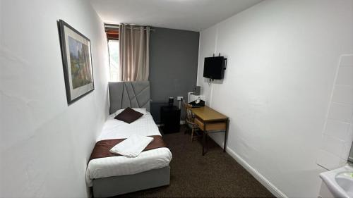 Campbells Guest House - image 2