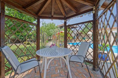 陽台/露台, Holiday House Zatka by Rent Istria in 卡森
