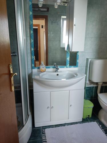 Apartment with Sea View image 8