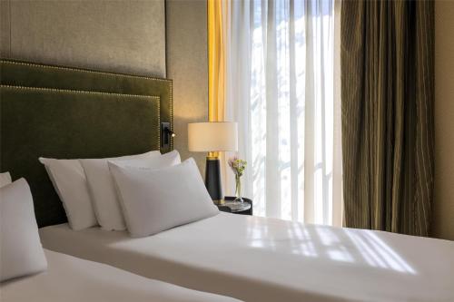 Premium Double or Twin Room image 2