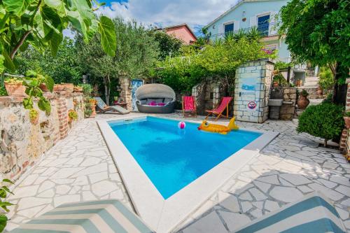 Rustical Vila VERDE with traditional Tavern & Pool, Jasenice (foto 6)