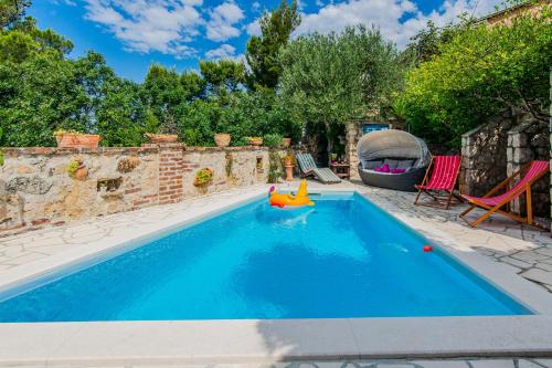 Rustical Vila VERDE with traditional Tavern & Pool, Jasenice (foto 8)